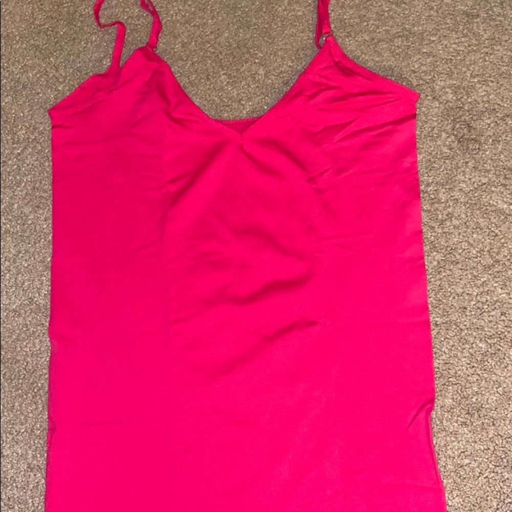 pink tank top